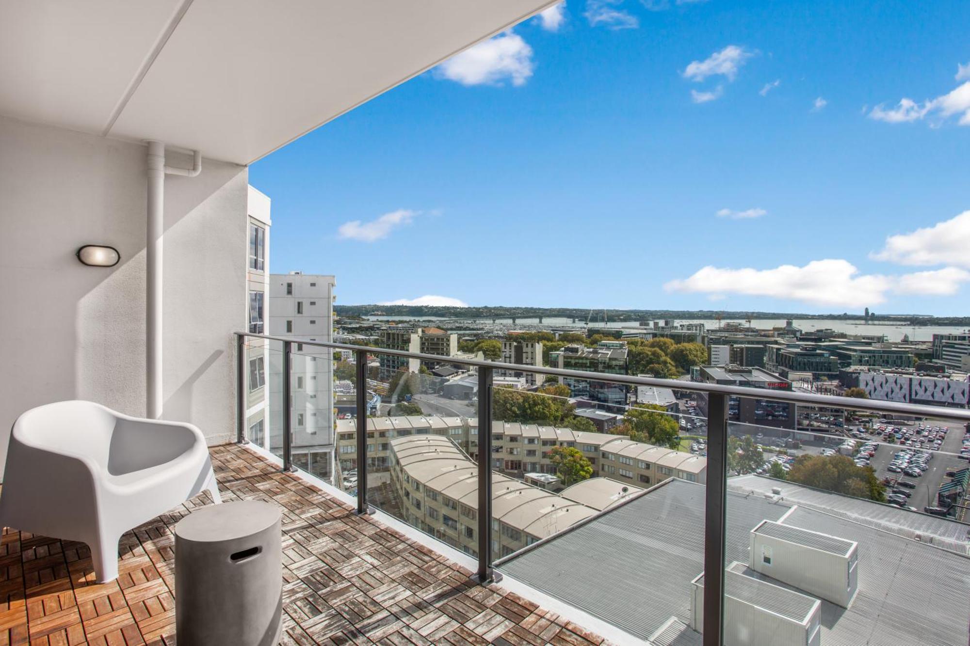 Skyline Serenade Apt With Skycity View And Parking Auckland Exterior photo